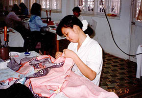 ベトナム高級手縫い仕立て着物の33年 KIMONO E JAPAN