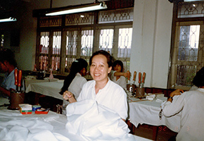 ベトナム高級手縫い仕立て着物の33年 KIMONO E JAPAN
