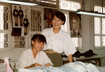 ベトナム高級手縫い仕立て着物の33年 KIMONO E JAPAN